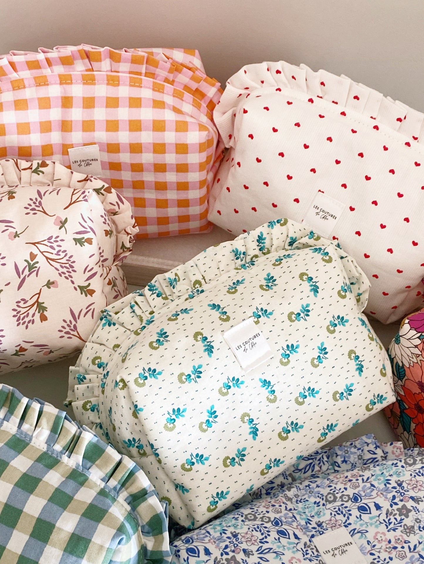 Trousse de toilette à volants
