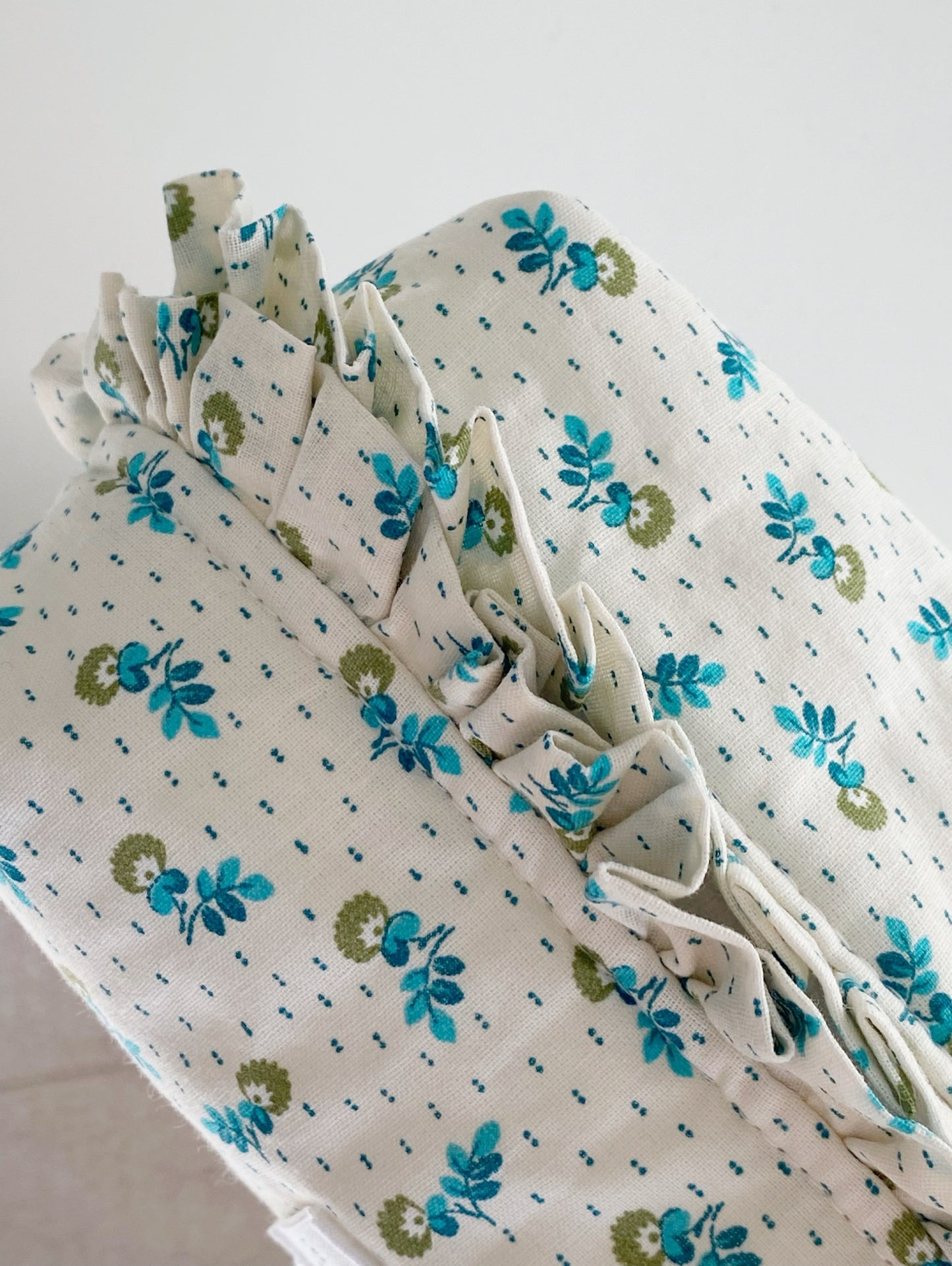Trousse de toilette à volants