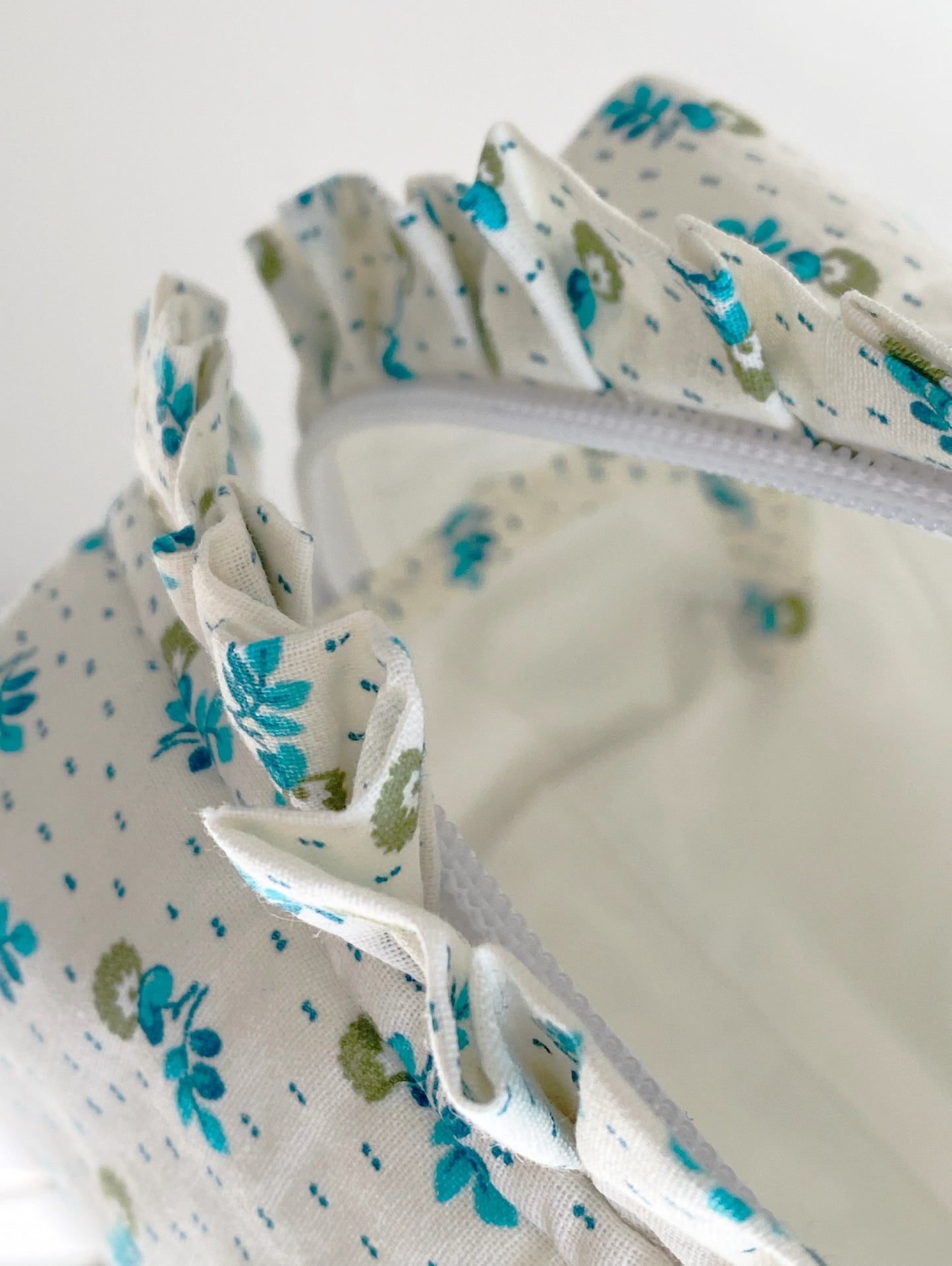 Trousse de toilette à volants