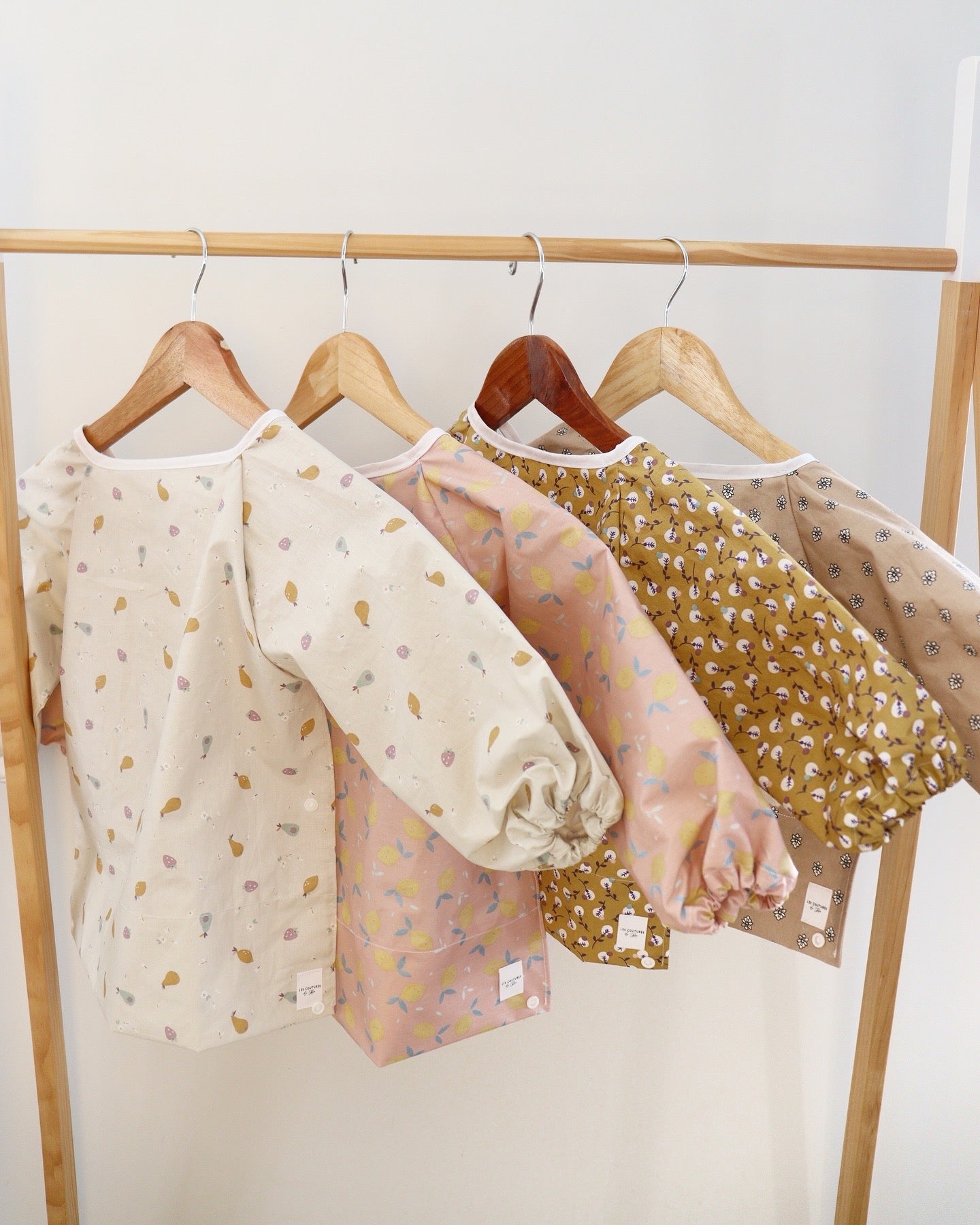 Bavoir / tablier à manches longues TAILLE 9 MOIS-2 ANS