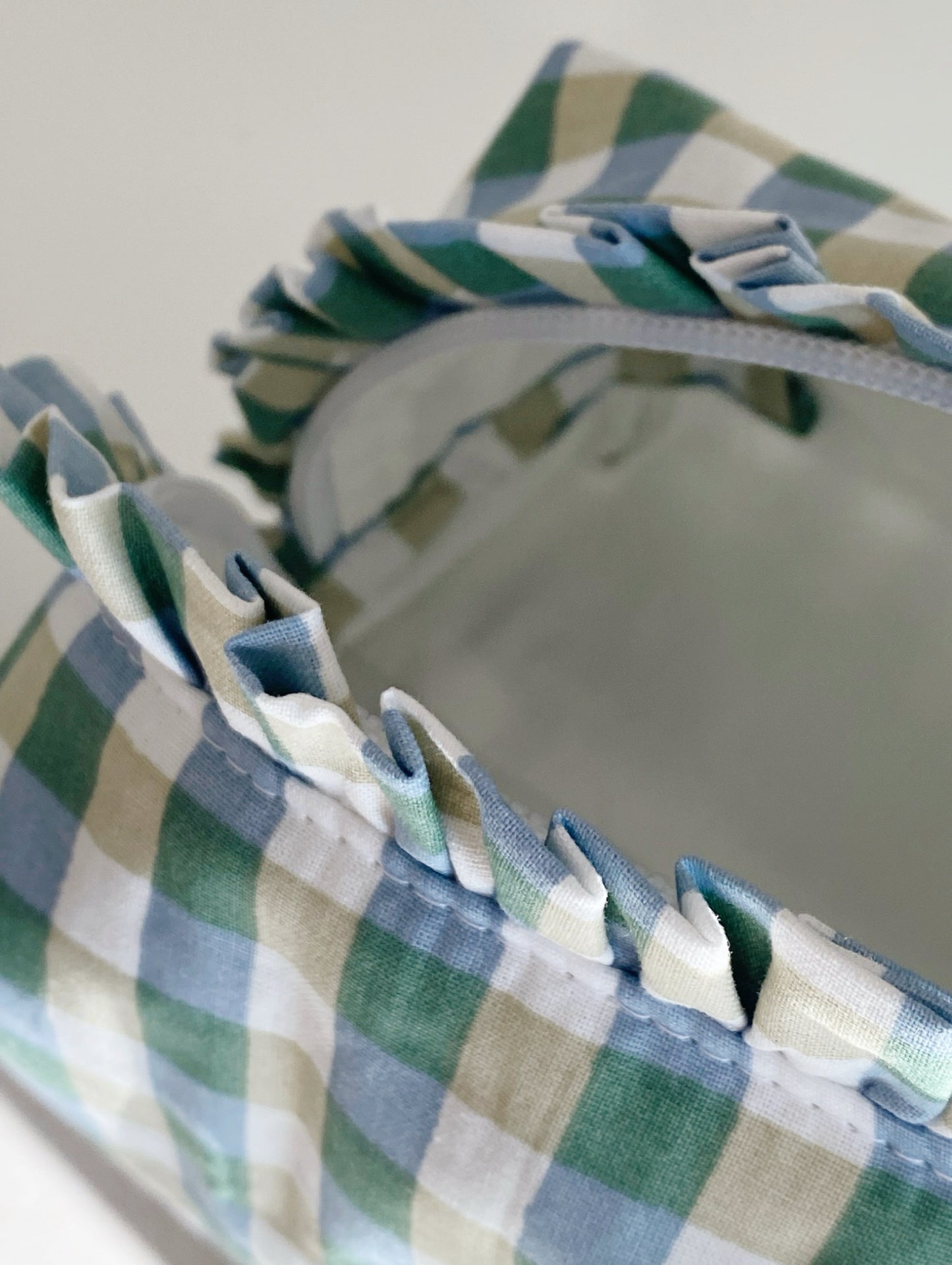 Trousse de toilette à volants
