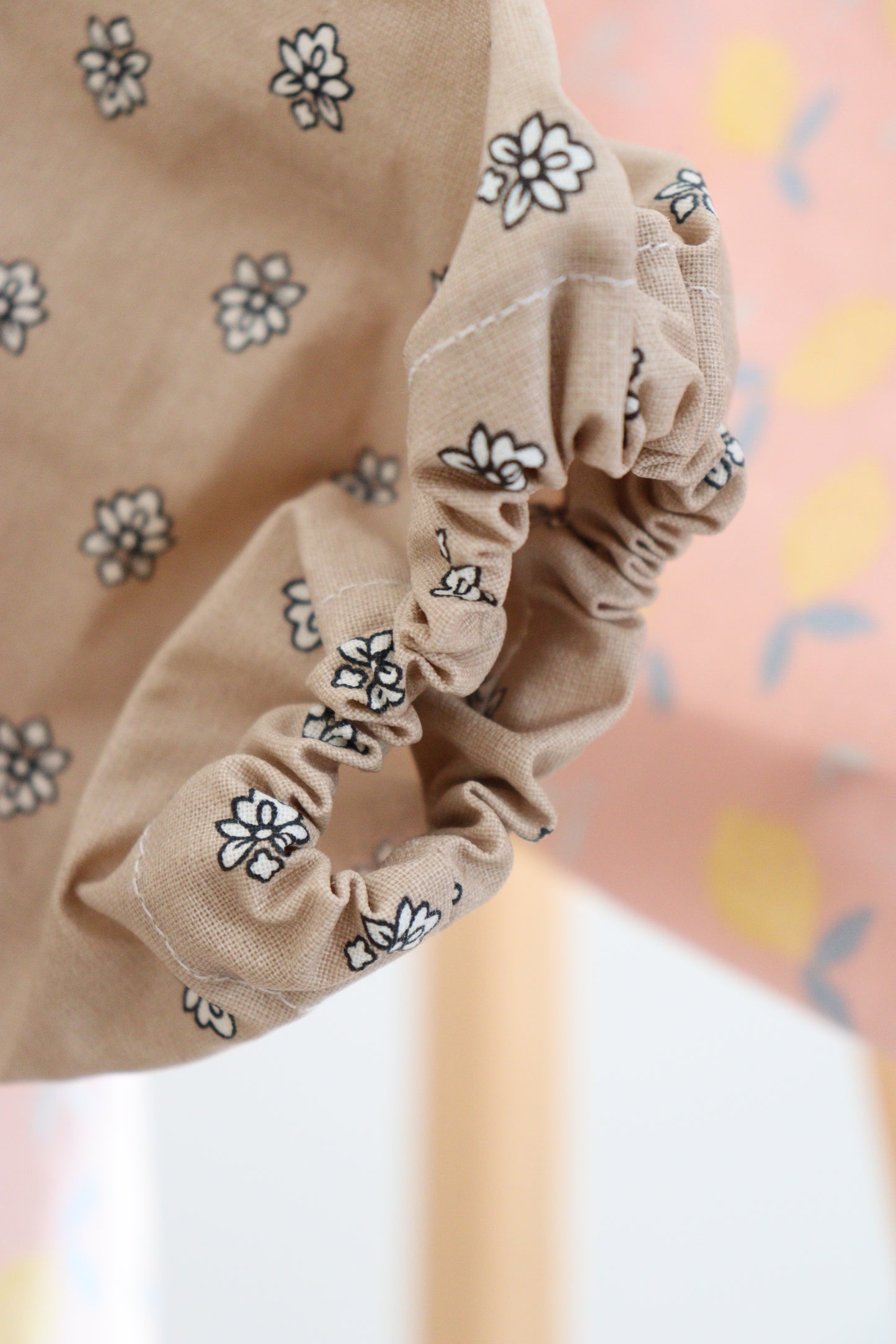 Bavoir / tablier à manches longues TAILLE 9 MOIS-2 ANS