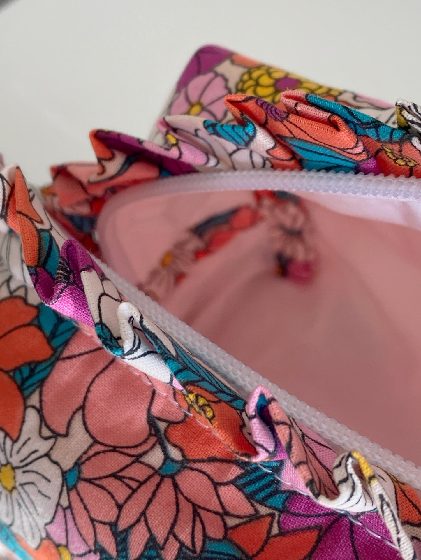 Trousse de toilette à volants