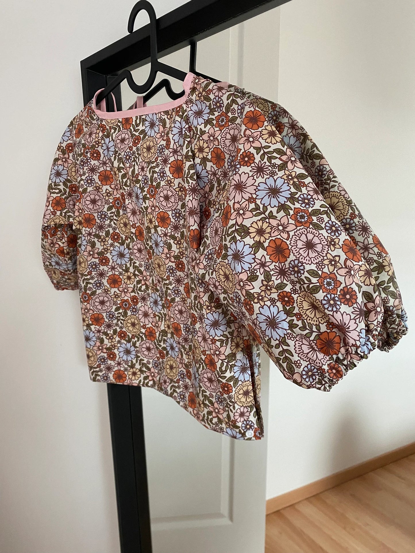 Bavoir / tablier à manches longues TAILLE 3-5 ANS