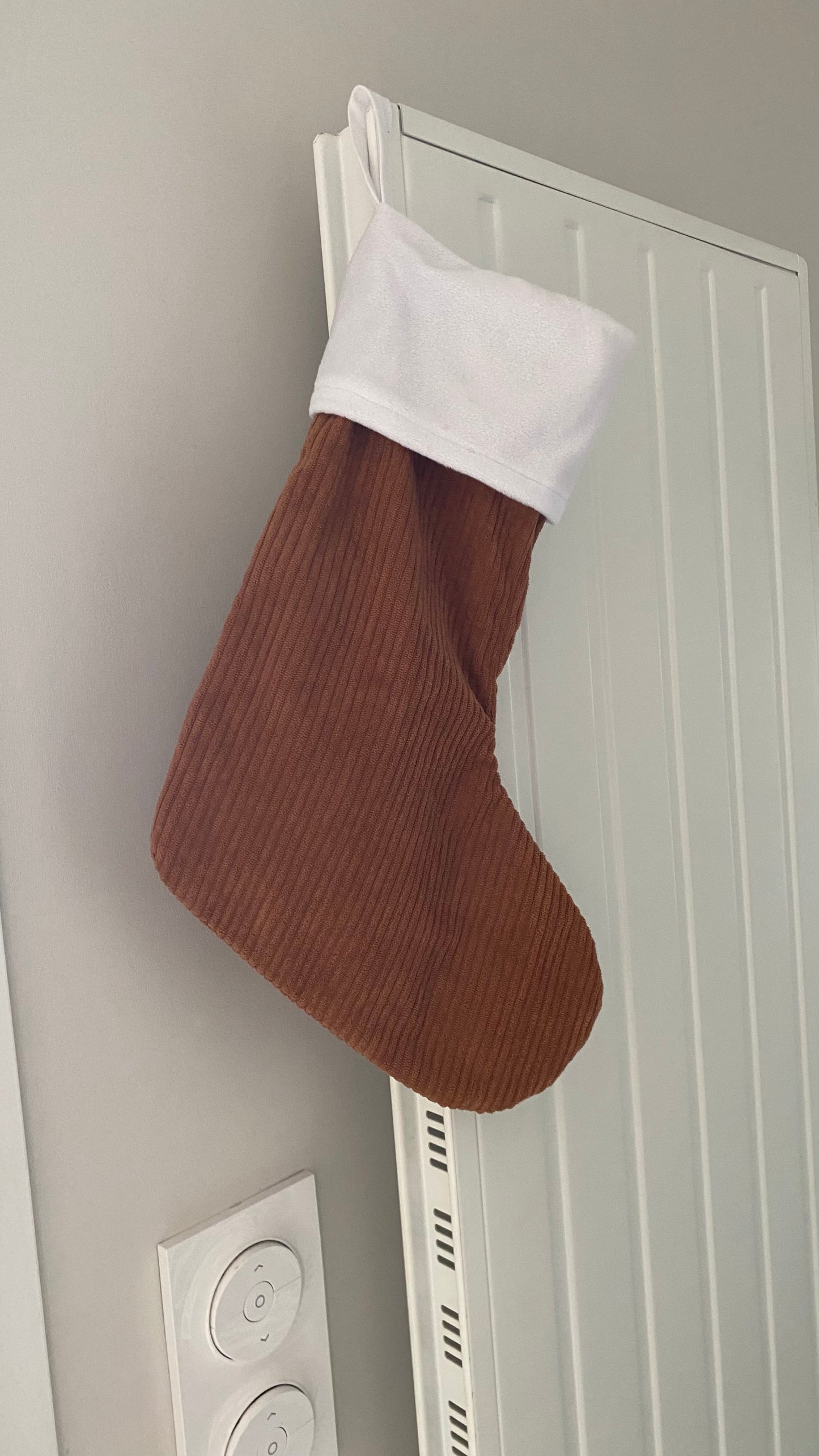 CHAUSSETTE DE NOËL EN VELOURS COTTELÉ - MARRON