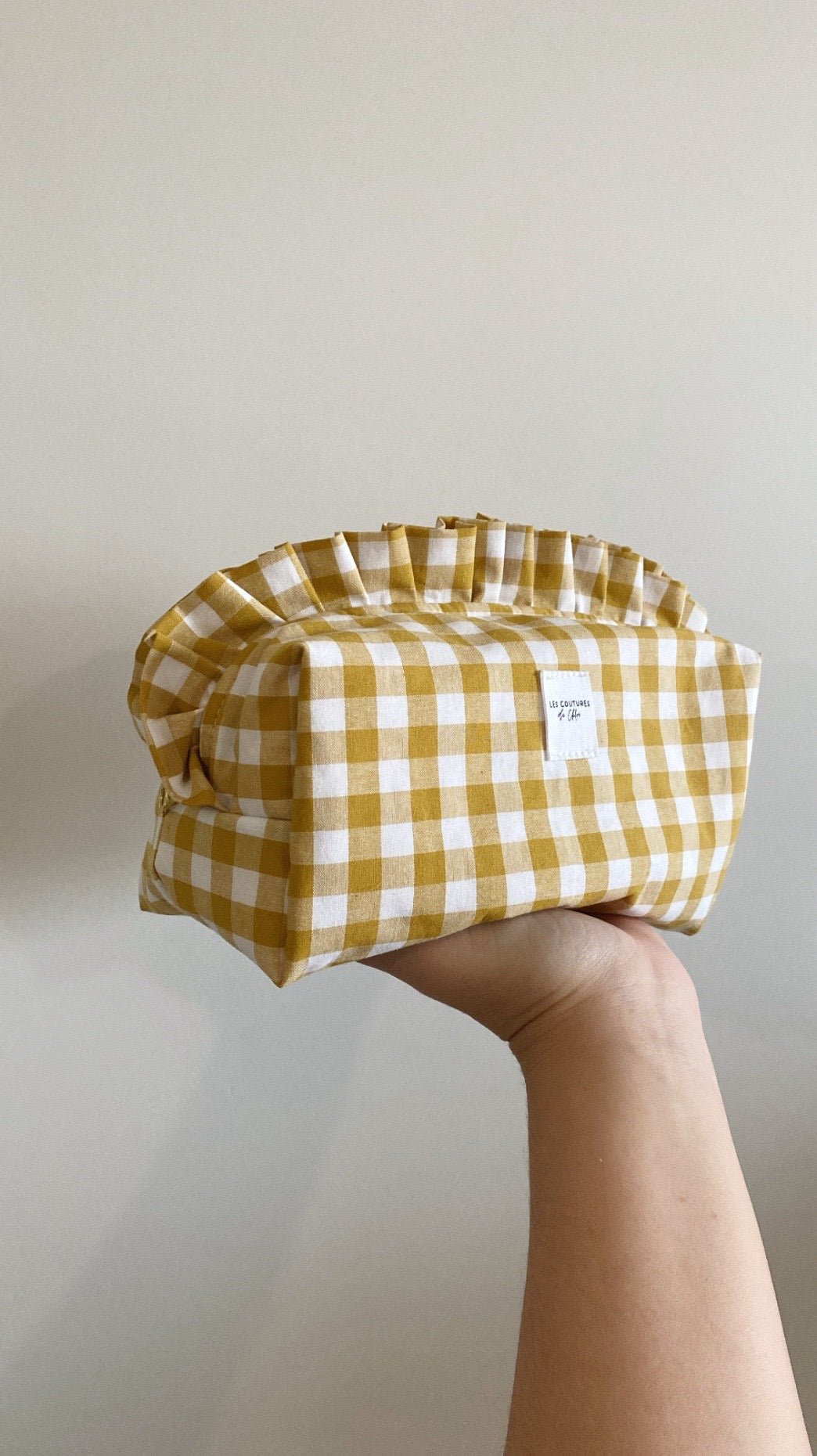 Trousse de toilette à volants