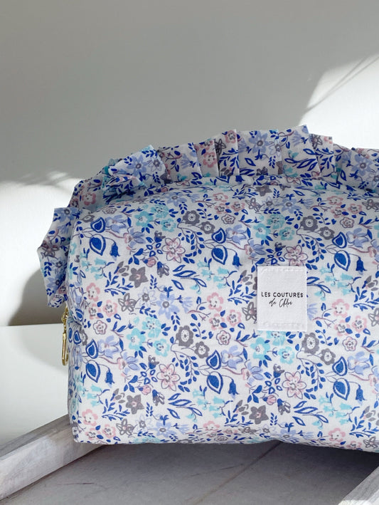 Trousse de toilette à volants